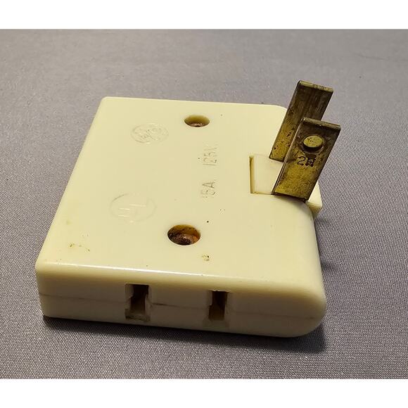 Vintage GE Wall Hugger/Flat #1734-21D 3-Tap Outlet Adapter - Ivory, 15A-125V - Picture 7 of 8